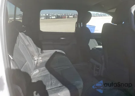 2025 Ram 1500 Tradesman z USA, uszkodzony, nr VIN 1C6SRFGPXSN592492